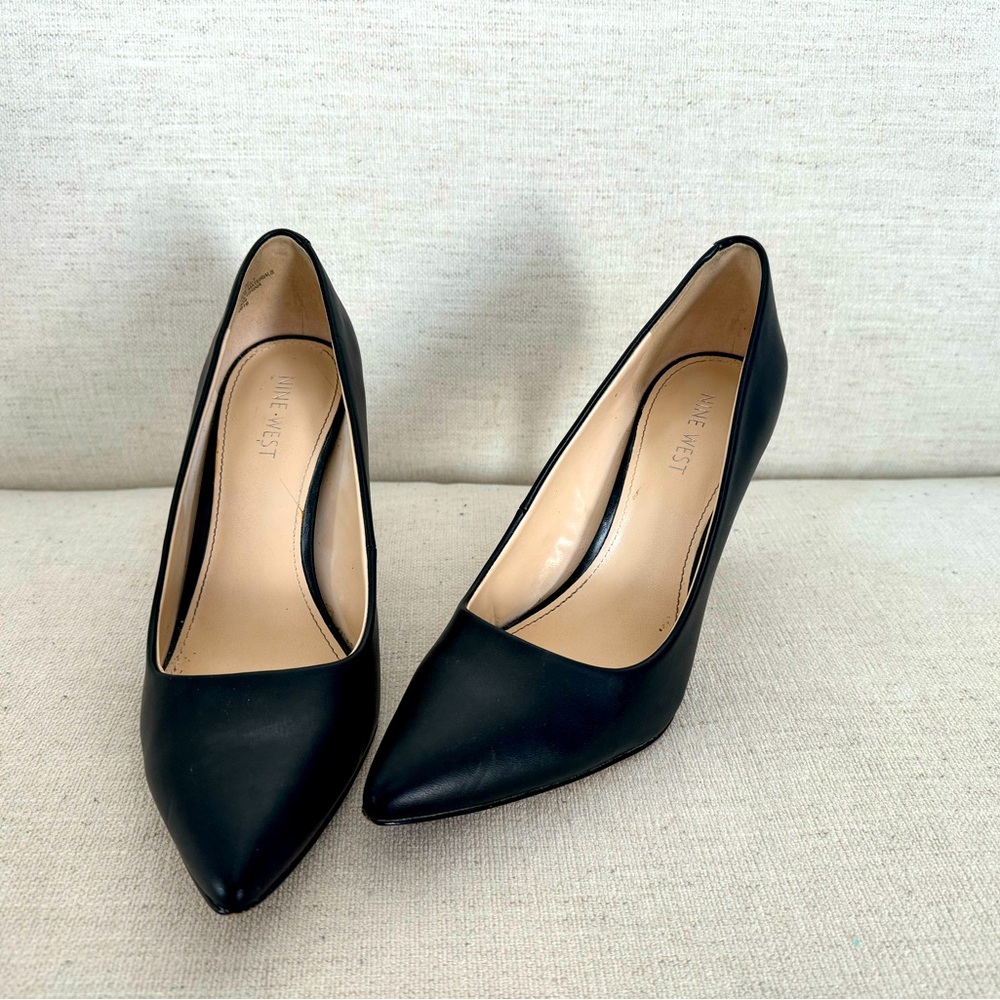 Black leather pumps - Ann Taylor